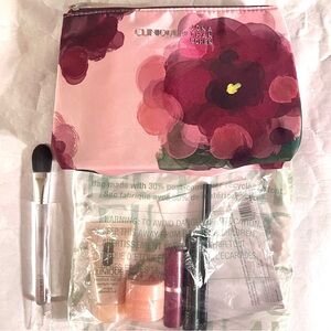 Clinique 7-Piece Travel Makeup/Skincare Gift Set